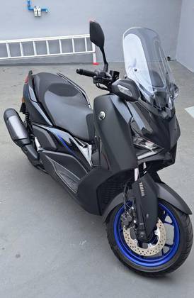 YAMAHA XMAX 300 CONNECTED ABS YAMAHA XMAX 300 CONNECTED ABS